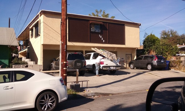 1029 S Record Ave in Los Angeles, CA - Foto de edificio - Building Photo