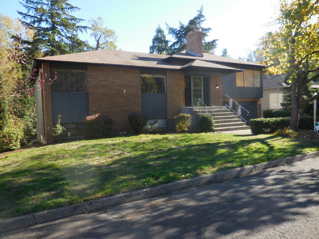 9908 SW 29th Pl in Portland, OR - Building Photo - Building Photo