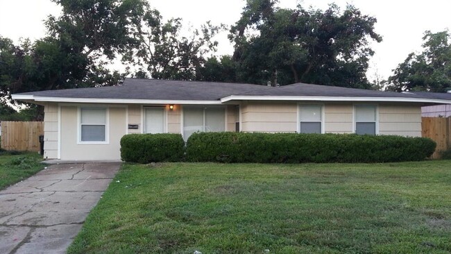 property at 5603 Northridge Dr