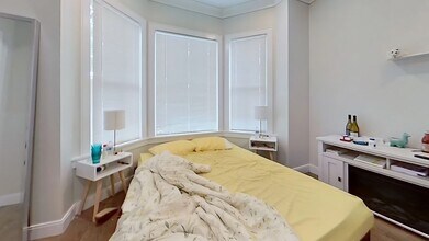 135 Chelsea St in Boston, MA - Building Photo - Building Photo