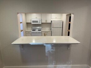 927 Stewart St, Unit 1 in Santa Rosa, CA - Building Photo - Building Photo