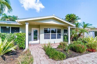 1683 SE 8th Ave in Deerfield Beach, FL - Building Photo - Building Photo