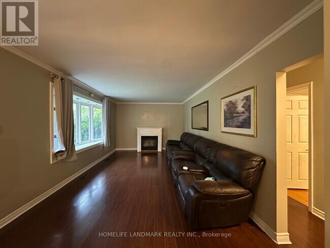 491 Fairlawn St in Oshawa, ON - Building Photo - Building Photo