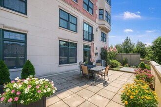 101 Sheldrake Pl in Mamaroneck, NY - Building Photo - Building Photo