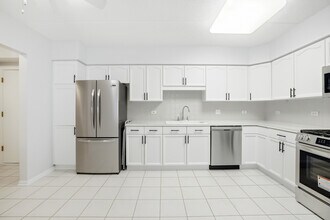 650 S River Rd in Des Plaines, IL - Building Photo - Building Photo