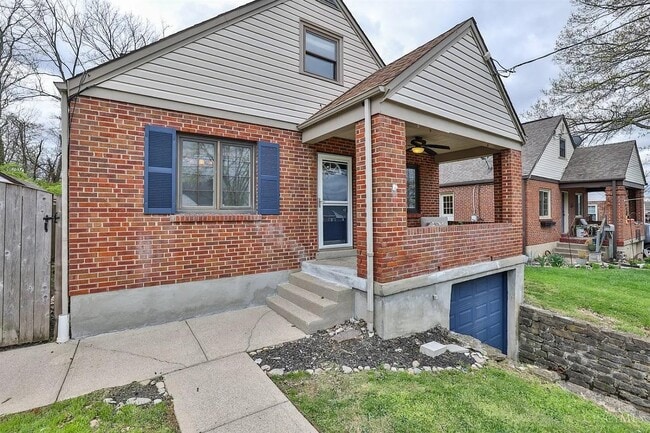 6839 Esther Ln in Cincinnati, OH - Building Photo - Building Photo