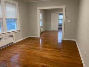 76 Kirk St in West Orange, NJ - Building Photo - Building Photo