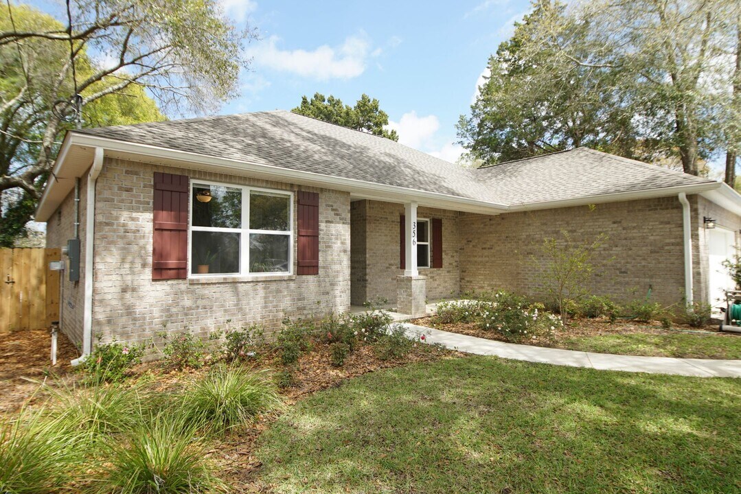 356 Chicago Ave in Valparaiso, FL - Building Photo