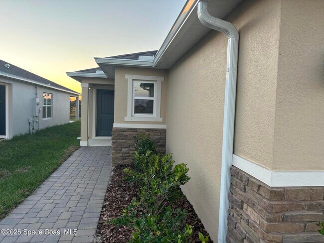 641 Hugo SE Dr in Grant Valkaria, FL - Building Photo - Building Photo
