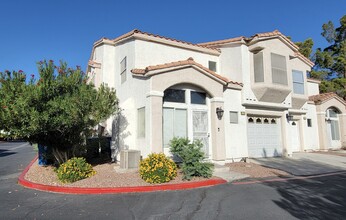 6928 Oyster Shell Dr in Las Vegas, NV - Foto de edificio - Building Photo
