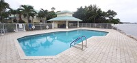 117 Barefoot Cove in Hypoluxo, FL - Foto de edificio - Building Photo