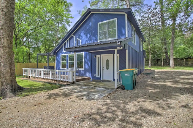 102 Pawnee Dr in Montgomery, TX - Building Photo - Building Photo