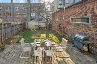 26A Scholes St in Brooklyn, NY - Building Photo - Building Photo