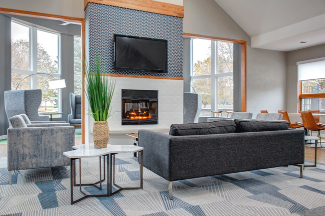 Bristol Village in Bloomington, MN - Building Photo - Building Photo
