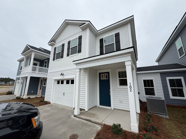 property at 102 Hawthorne Landing Dr