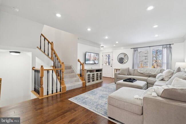 43854 Laburnum Square in Ashburn, VA - Building Photo - Building Photo