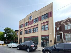 3433 S Indiana Ave in Chicago, IL - Building Photo