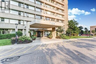 725 Don Mills Rd. in Toronto, ON - Building Photo - Building Photo