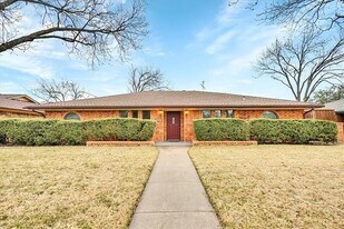 2600 Plateau Dr in Plano, TX - Building Photo