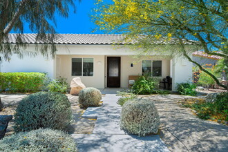 51575 Avenida Navarro in La Quinta, CA - Building Photo - Building Photo