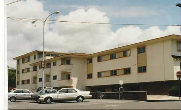 Park Plaza Apartments in Albany, CA - Building Photo - Building Photo