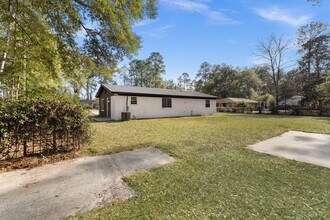 351 Queens Way in Ellabell, GA - Building Photo - Building Photo