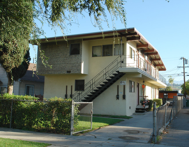 3211-3213 Perlita Ave in Los Angeles, CA - Foto de edificio - Building Photo