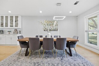 9707 Bordeaux Ln in Austin, TX - Building Photo - Building Photo