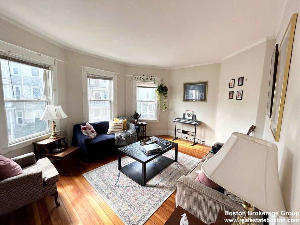 74 Romsey St, Unit #2 in Boston, MA - Building Photo