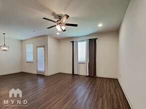 18401 Cercina Trl in Pflugerville, TX - Foto de edificio - Building Photo