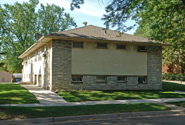 616 Ivy Ave E in St. Paul, MN - Building Photo - Building Photo