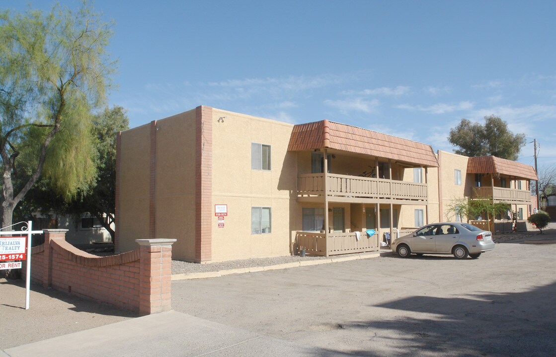 Halmark Apartments in Tucson, AZ - Foto de edificio