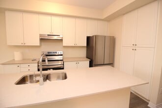 23-185 Bedrock Dr in Stoney Creek, ON - Building Photo - Building Photo