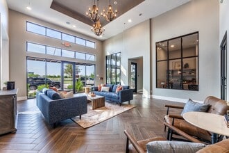 Luxia Craig Ranch in McKinney, TX - Foto de edificio - Building Photo
