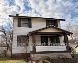 227 W Darrow Ave in Fort Wayne, IN - Building Photo