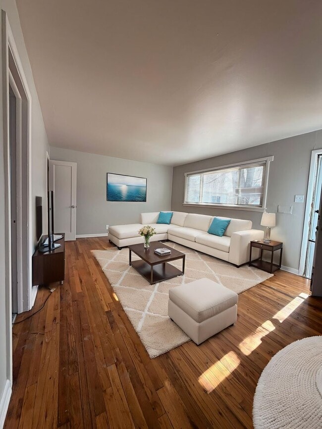 property at 1422 E Buena Ventura St