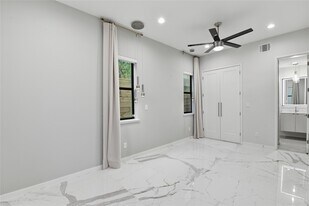 529 Memorial Heights Dr in Houston, TX - Building Photo