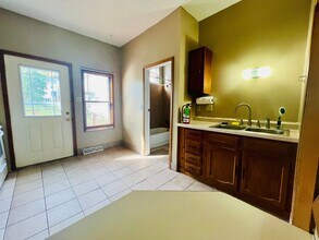 2222 Walnut St in Cedar Falls, IA - Building Photo - Building Photo