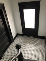 31 Fargo Ave, Unit Upper Rear in Buffalo, NY - Building Photo