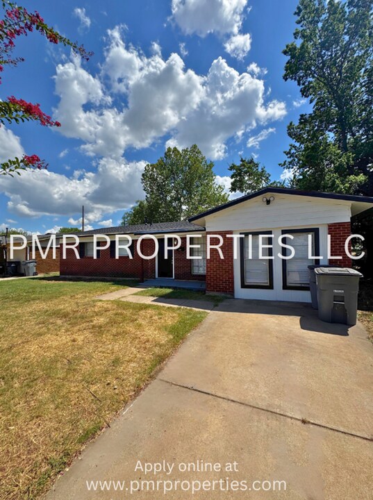 5308 NW Cherry Ave in Lawton, OK - Building Photo