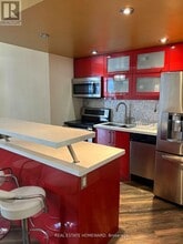 218 Queens Quay W in Toronto, ON - Building Photo - Building Photo