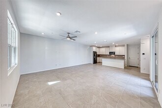 225 Vanhoy Ave in Henderson, NV - Building Photo - Building Photo