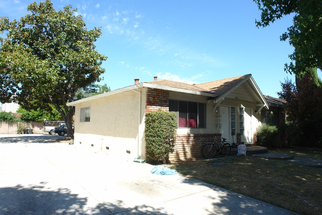 809 Nevin Way in San Jose, CA - Foto de edificio - Building Photo