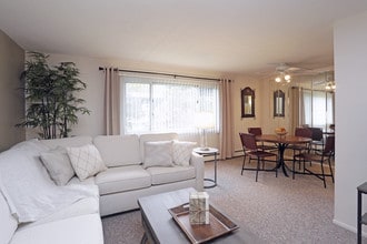 Tanglewood Apartments in Erie, PA - Building Photo - Interior Photo