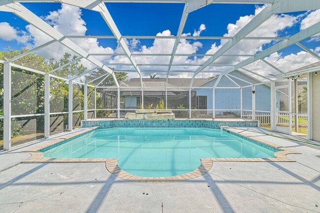 7440 Bear Hollow Cir in Ft. Myers, FL - Building Photo - Building Photo