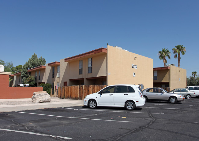 Chula Vista Apartments in Tucson, AZ - Foto de edificio - Building Photo