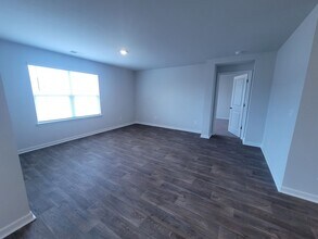 2214 Emerald Ave in Castle Hayne, NC - Building Photo - Building Photo