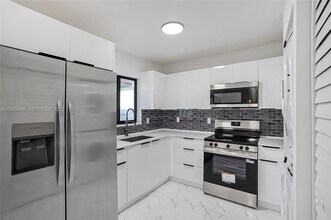 10362 SW 180th St-Unit -3 in Miami, FL - Building Photo - Building Photo