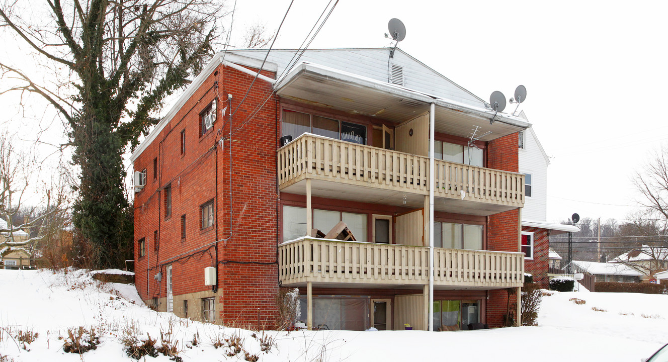 904 6th Ave in Coraopolis, PA - Foto de edificio