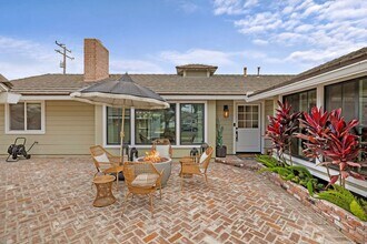 3082 Rowena Dr in Los Alamitos, CA - Building Photo - Building Photo